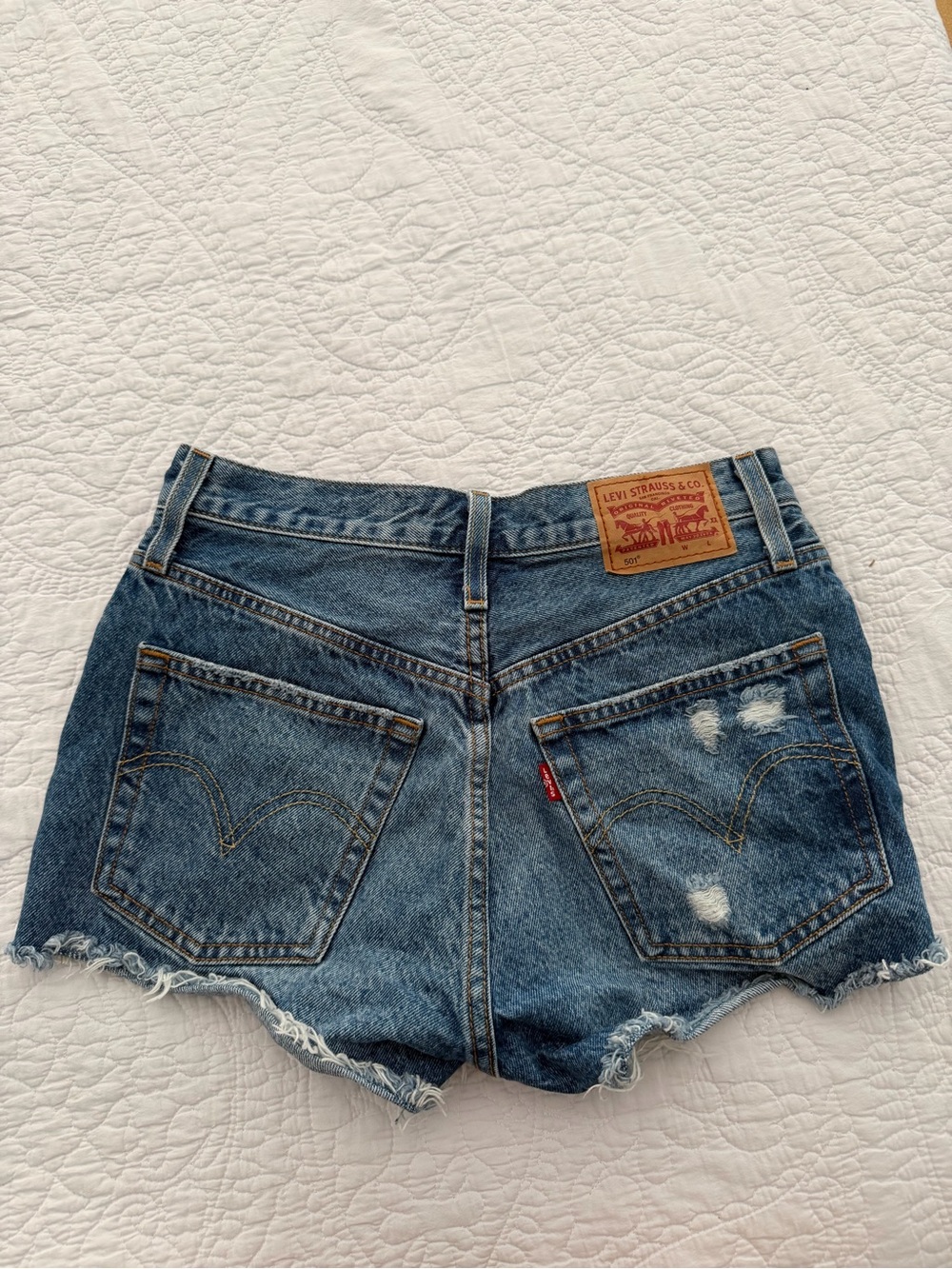 Levi 501 High-Rise Denim Shorts - Blue - Picture 2 of 3